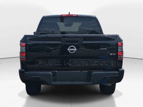 Used 2024 Nissan Frontier SV RWD image 5