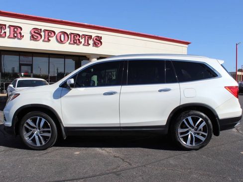 Used 2017 Honda Pilot Touring image 6