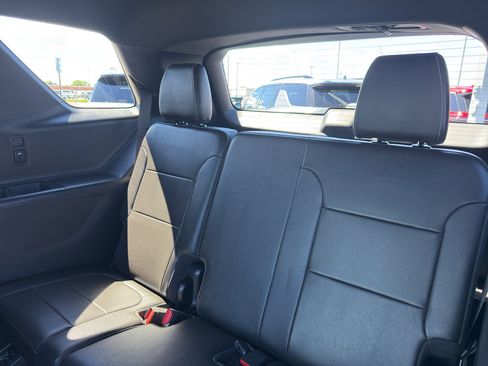 Certified 2023 Chevrolet Traverse Premier AWD/4WD image 36