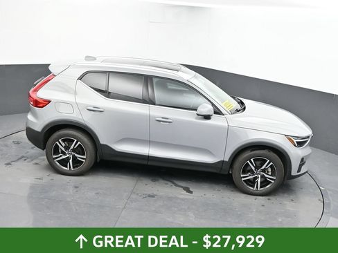 Used 2025 Volvo XC40 B5 Core AWD/4WD image 31
