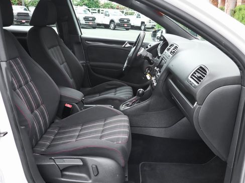 Used 2010 Volkswagen GTI 4-Door image 36