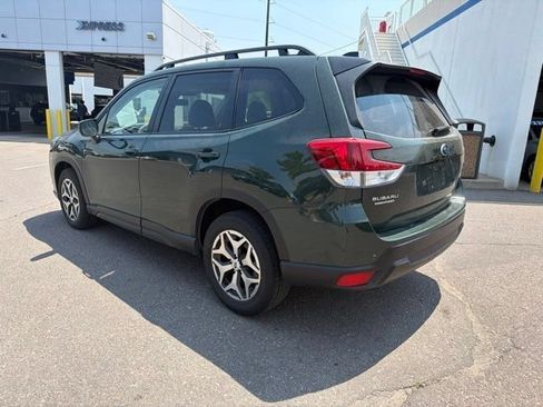 Used 2024 Subaru Forester Premium AWD/4WD image 3