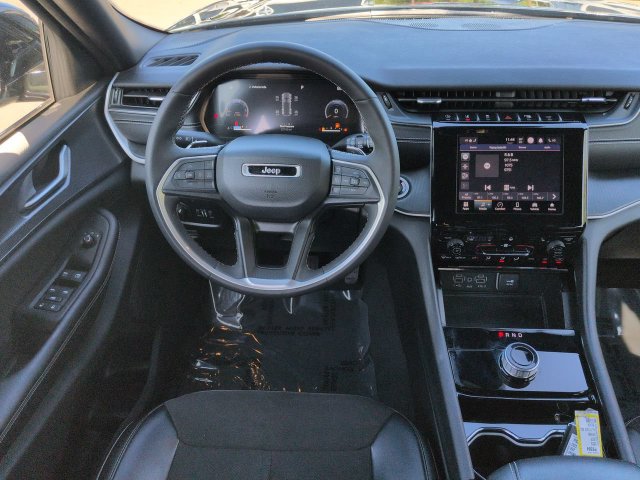 Certified 2023 Jeep Grand Cherokee Altitude AWD/4WD image 15