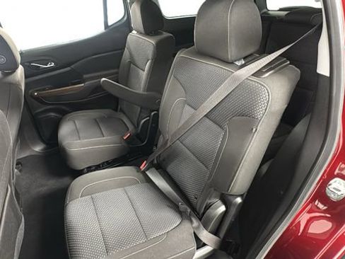 Used 2023 GMC Acadia SLE w/ Driver Convenience Package image 12