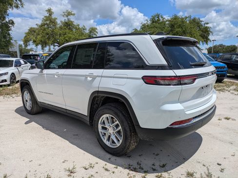 New 2026 Jeep Grand Cherokee Laredo X RWD image 6