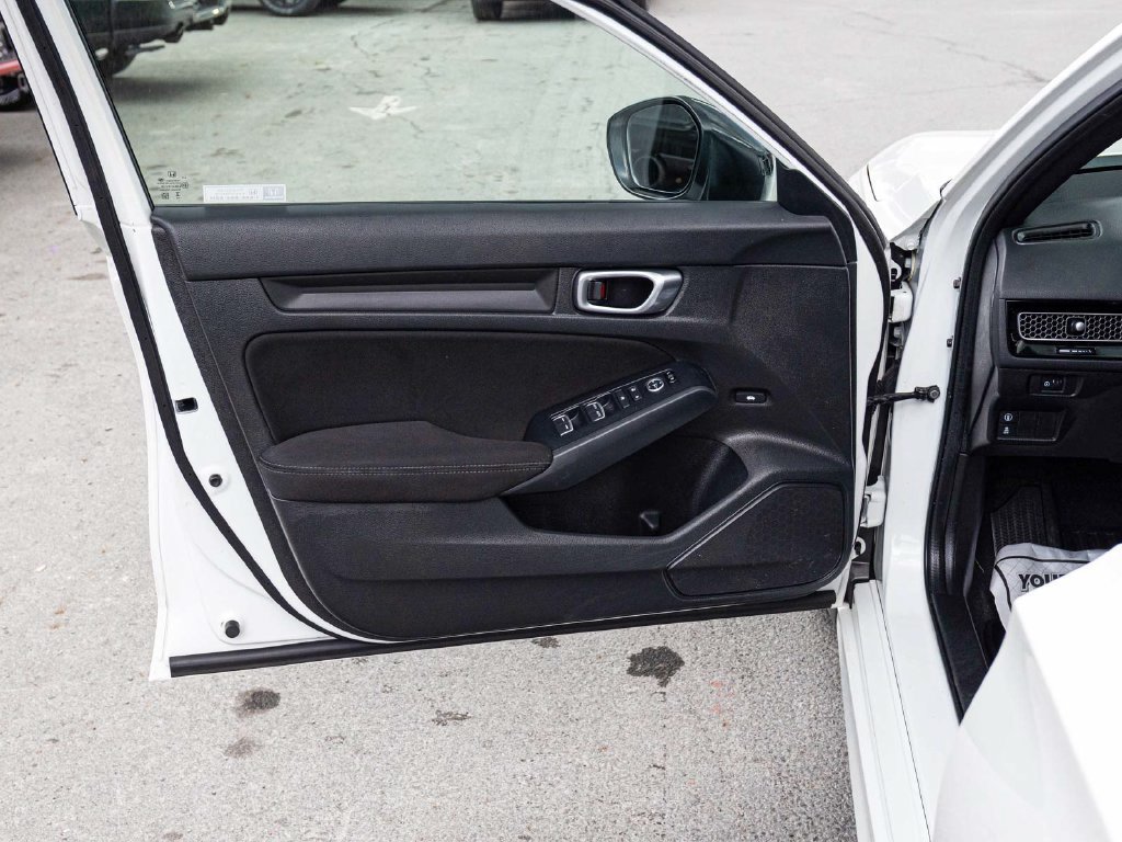 Used 2023 Honda Civic Sport image 11