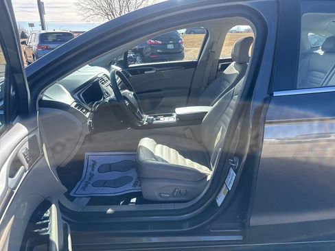 Used 2018 Ford Fusion SE image 10