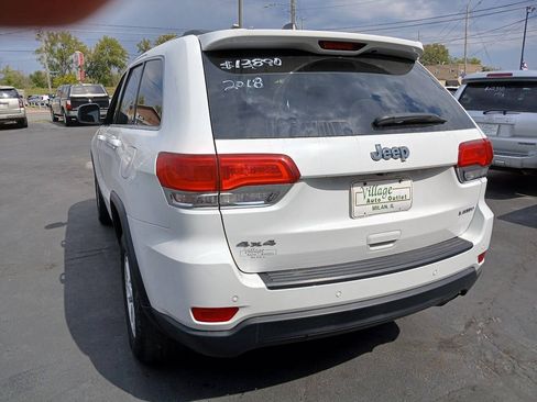 Used 2018 Jeep Grand Cherokee Laredo AWD/4WD image 3