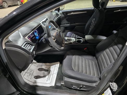 Used 2014 Ford Fusion SE FWD image 23