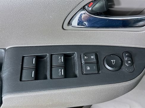 Used 2016 Honda Odyssey SE image 24