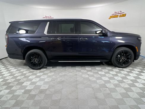 Used 2025 Chevrolet Suburban High Country image 8