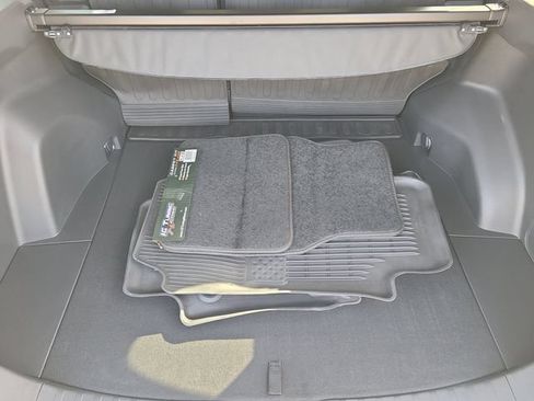 Used 2023 Toyota RAV4 XLE w/ Convenience Package FWD image 9