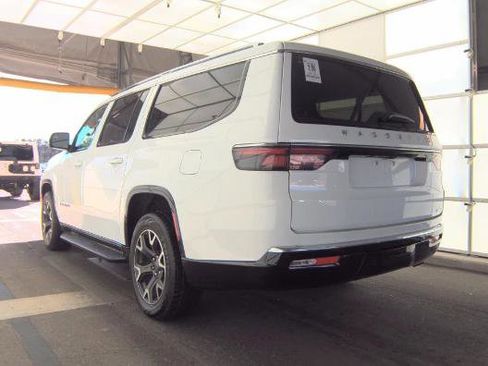 Used 2024 Jeep Wagoneer L Series III w/ Flexible Seating Group image 4