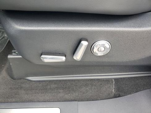 New 2025 Lincoln Navigator Reserve w/ Jet Appearance Package image 13