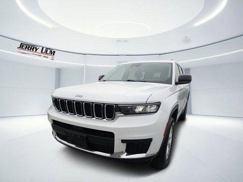 Certified 2023 Jeep Grand Cherokee L Laredo image 6