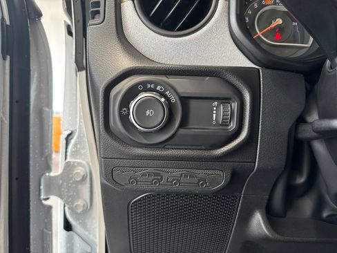 Used 2025 Jeep Wrangler Unlimited Sport AWD/4WD image 34