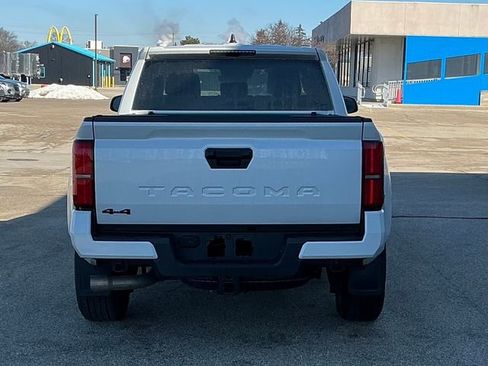 Used 2025 Toyota Tacoma TRD Sport image 18