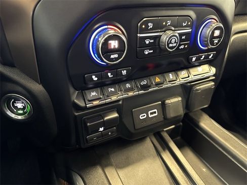 Used 2019 Chevrolet Silverado 1500 High Country w/ High Country Premium Package image 20