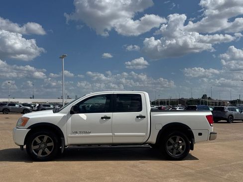 Used 2015 Nissan Titan SV w/ SV Value Truck Package RWD image 15