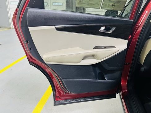 Used 2019 Kia Sorento LX image 31