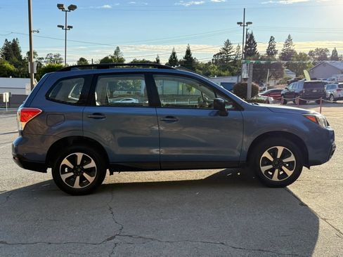 Used 2017 Subaru Forester 2.5i w/ Alloy Wheel Package AWD/4WD image 8