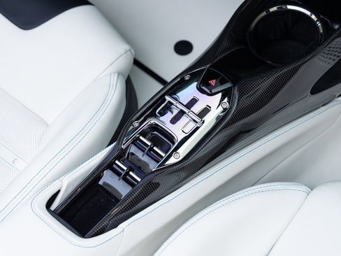 Used 2024 Ferrari SF90 Spider image 78