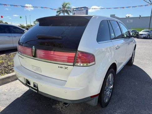 Used 2010 Lincoln MKX FWD image 5