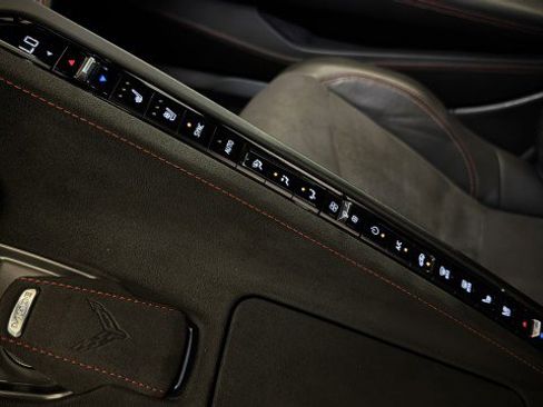 Used 2024 Chevrolet Corvette Stingray Premium Cpe w/ Z51 Performance Package RWD image 9
