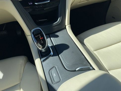 Used 2019 Cadillac XT5 FWD image 18