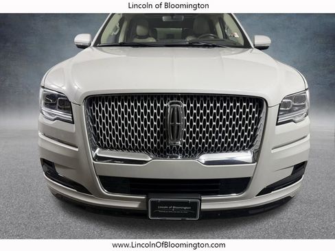 Certified 2024 Lincoln Navigator L Reserve AWD/4WD image 12