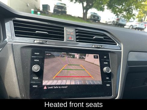 Used 2023 Volkswagen Tiguan SE w/ Panoramic Sunroof Package AWD/4WD image 14