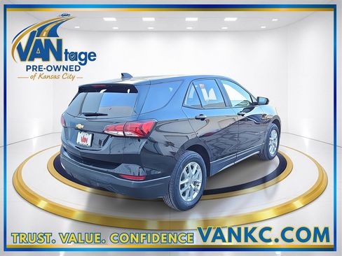 Used 2024 Chevrolet Equinox LS w/ LS Convenience Package image 6