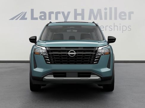 New 2026 Nissan Pathfinder SL w/ SL Premium Package FWD image 2
