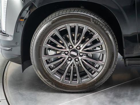 Used 2025 Cadillac Escalade Sport Platinum AWD/4WD image 12