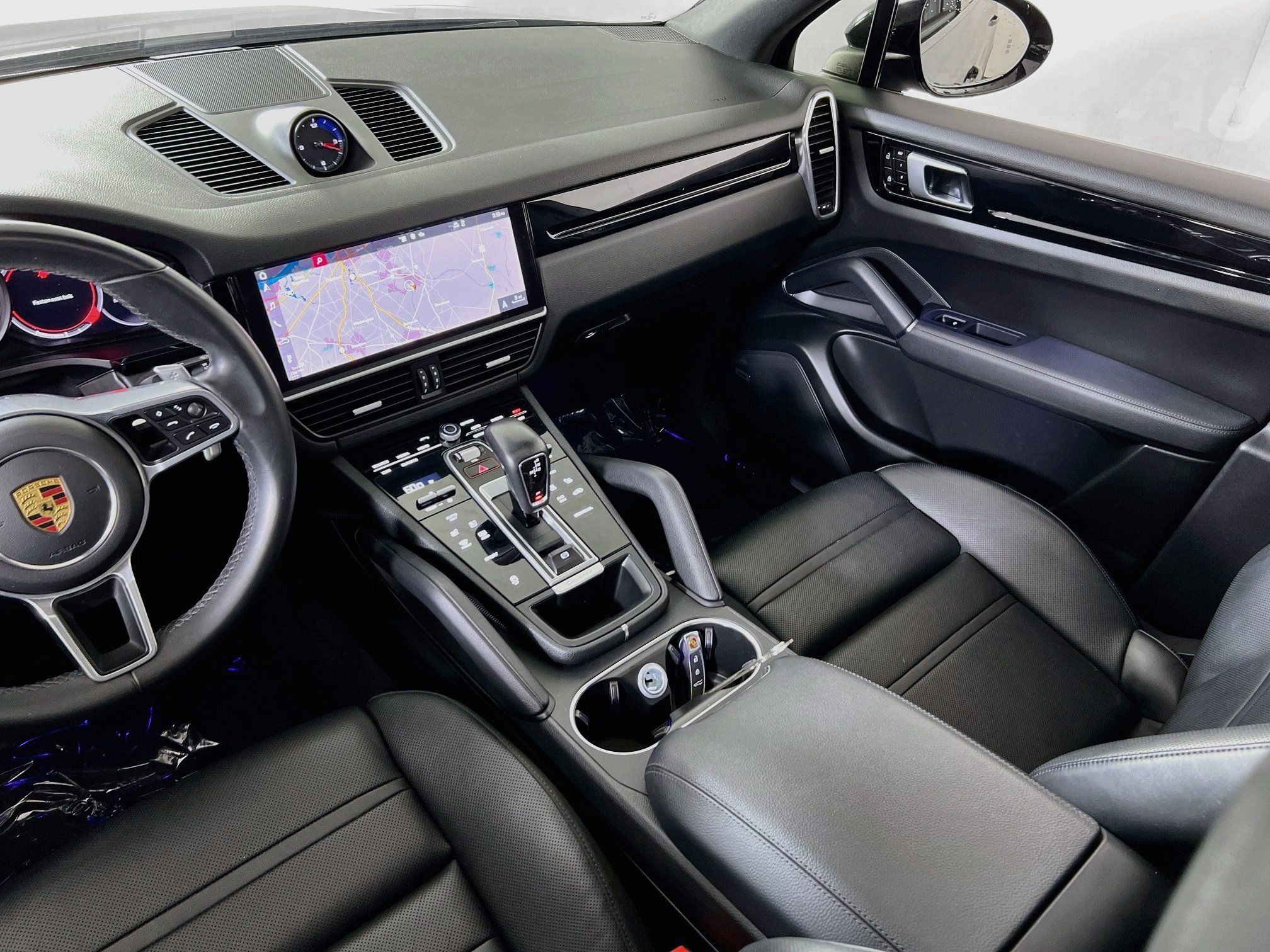 Used 2021 Porsche Cayenne AWD/4WD image 24