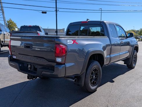 Used 2021 Toyota Tacoma SR w/ SX Package AWD/4WD image 4