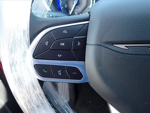 New 2027 Chrysler Pacifica Select AWD/4WD image 16