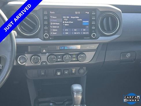 Used 2022 Toyota Tacoma TRD Off-Road AWD/4WD image 15