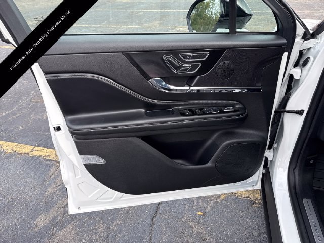 Used 2023 Lincoln Corsair AWD w/ Equipment Group 101A image 13