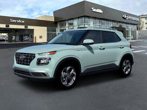 New 2026 Hyundai Venue SEL FWD image 2