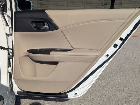 Used 2016 Honda Accord Touring image 26