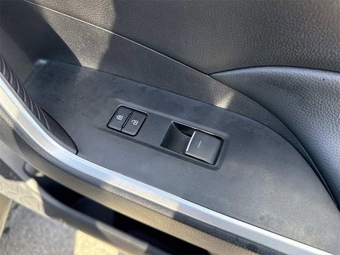 Used 2025 Toyota RAV4 XLE image 30