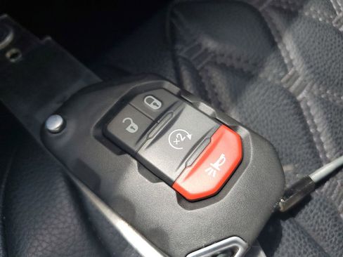 Used 2022 Jeep Gladiator Sport AWD/4WD image 25