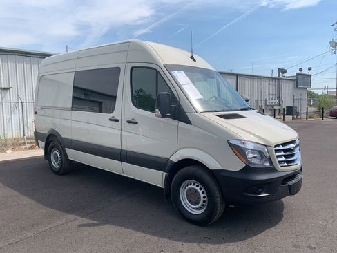 Used 2018 Mercedes-Benz Sprinter 2500 image 1