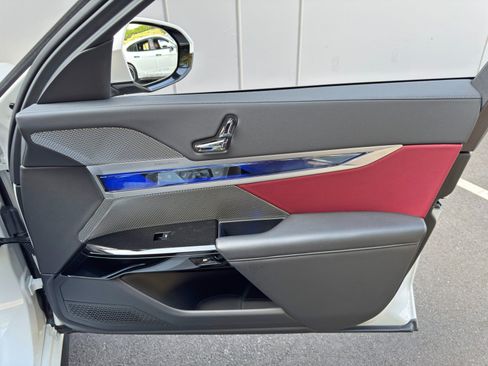 Used 2023 BMW 740i w/ Parking Assistance Package RWD image 55
