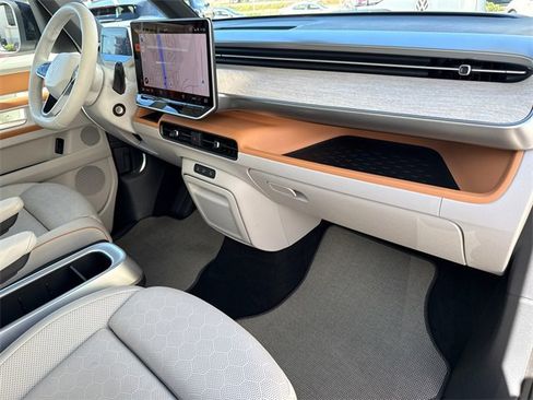 Certified 2025 Volkswagen ID. Buzz 1st Edition image 17