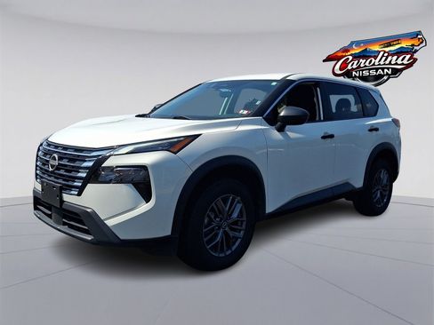 Used 2024 Nissan Rogue S AWD/4WD image 3