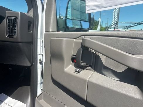 New 2026 Chevrolet Express 2500 Extended w/ Driver Convenience Package RWD image 33