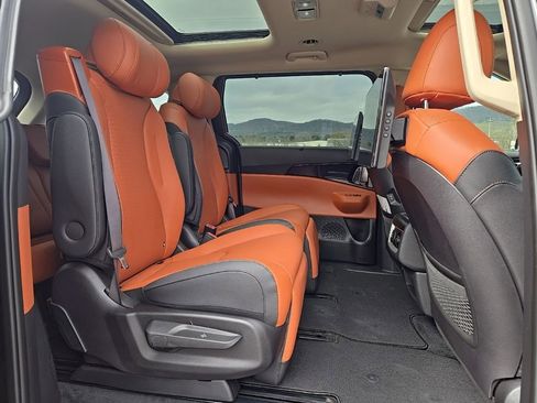 Used 2026 Kia Carnival SX Prestige image 21