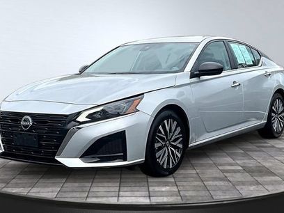 Used 2025 Nissan Altima 2.5 SV